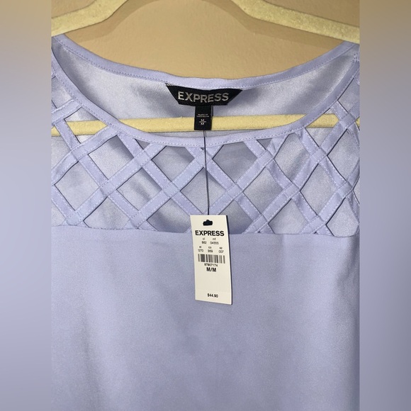 NEW WITH TAGS* Express size medium lavender blouse - Picture 4 of 6